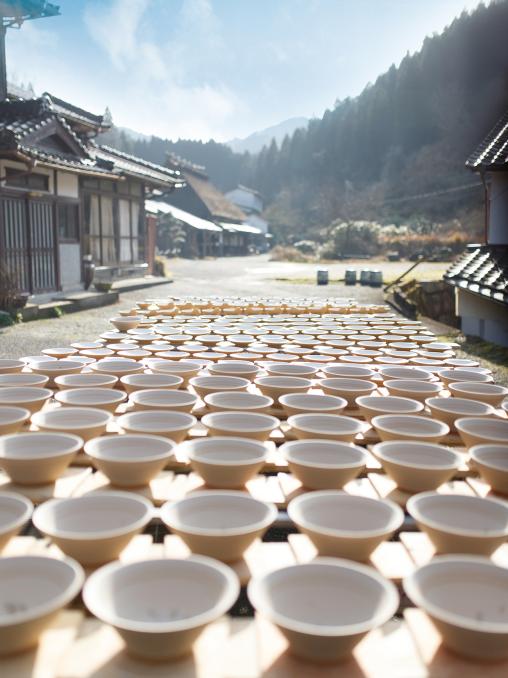 Sun-dried Dishware