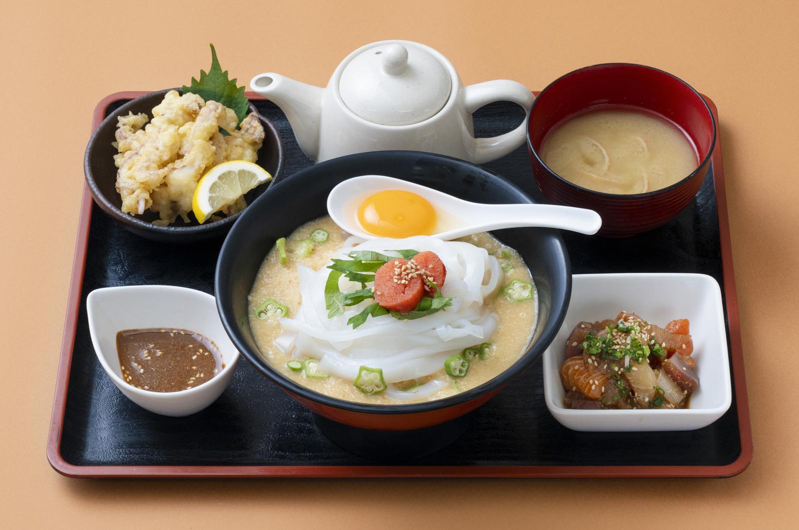 「ヤリイカと海鮮漬け丼セット」　お魚直売所とと市場（芦屋町）