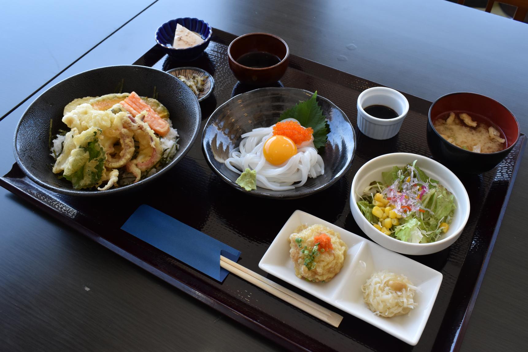 つやざき漁港食堂 空と海