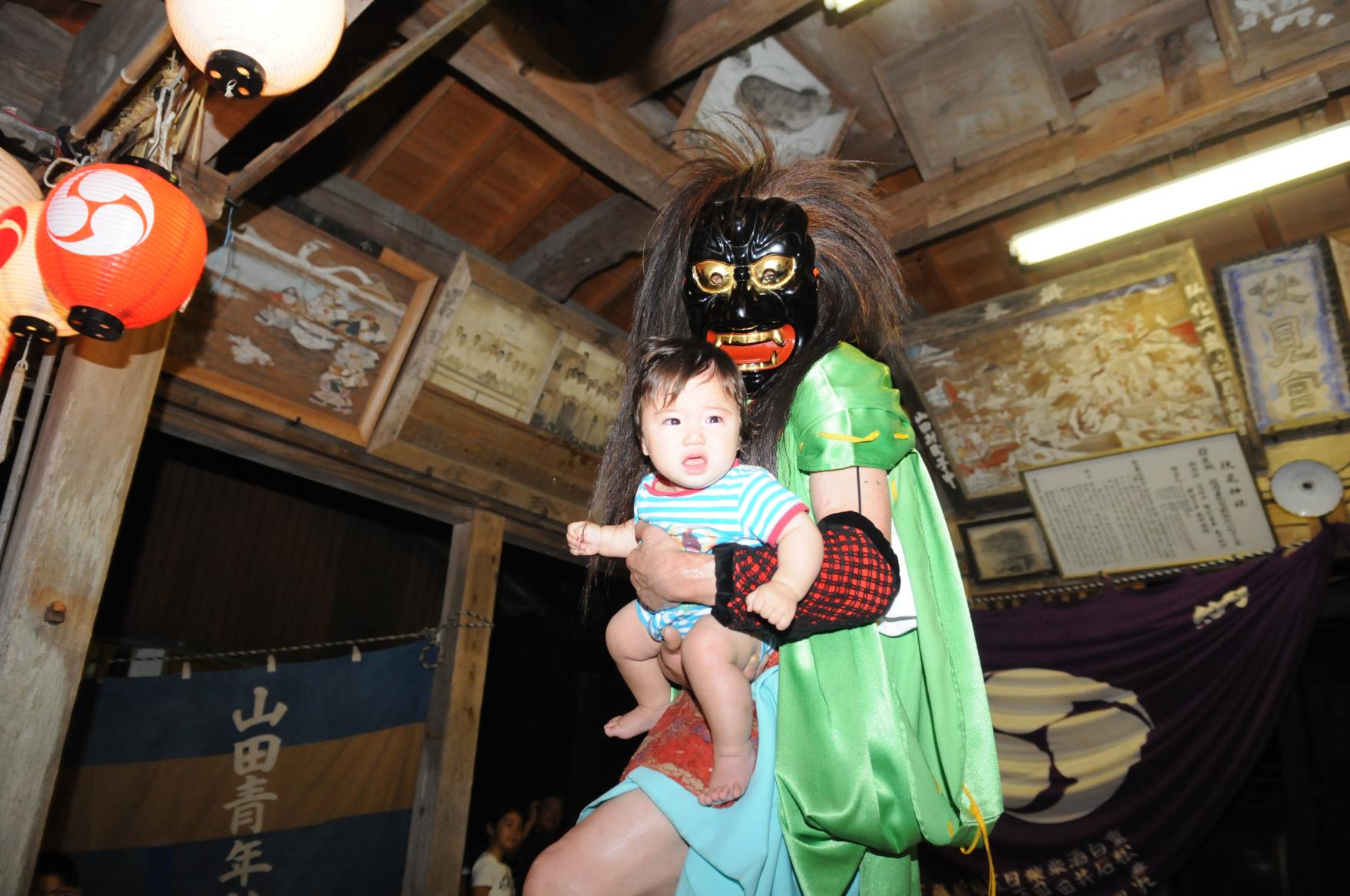 伏見神社「岩戸神楽」（毎年7月14日）