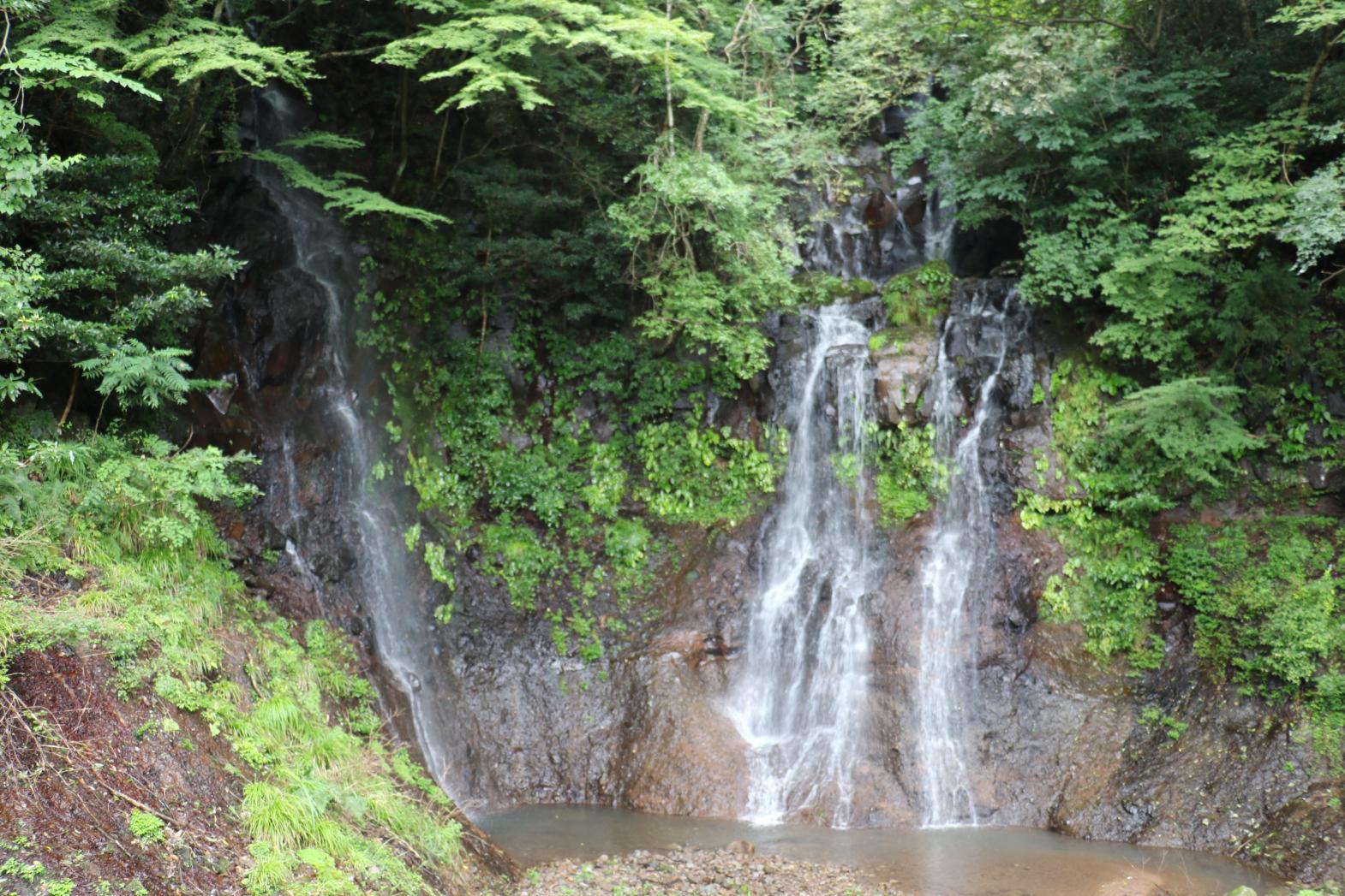 鬼の雁木（がんぎ）の滝