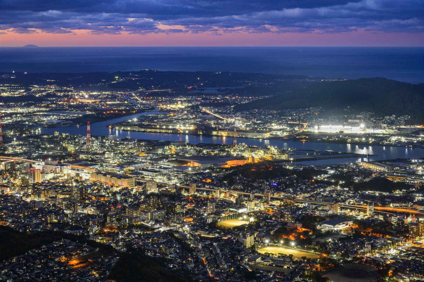 ＜北九州市での楽しみ方➀＞多彩な夜景が楽しめる「日本新三大夜景都市」の夜を満喫-0