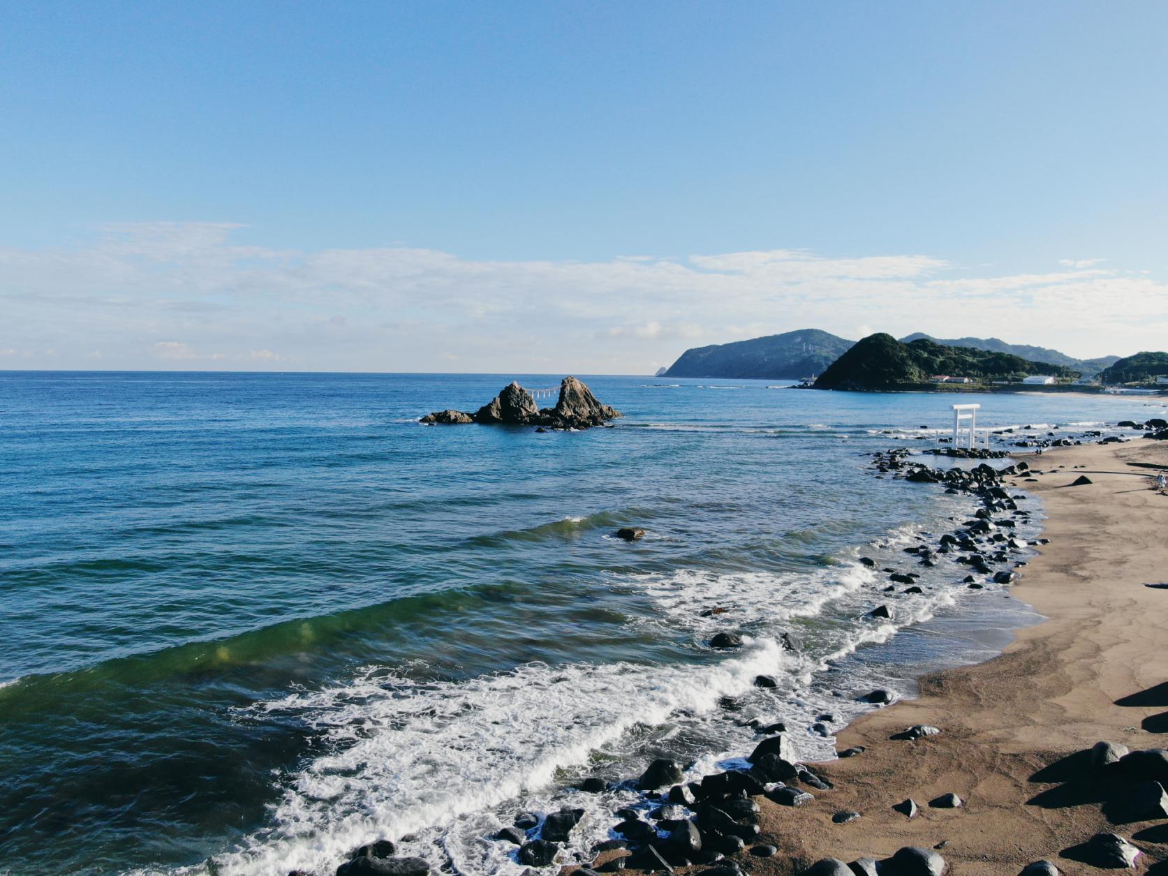 ＜糸島市での楽しみ方➀＞フォトジェニック！青く美しい海沿いを走る絶景ドライブ-1