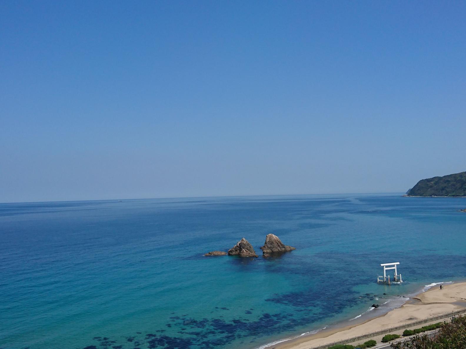 ＜糸島市での楽しみ方➀＞フォトジェニック！青く美しい海沿いを走る絶景ドライブ-0