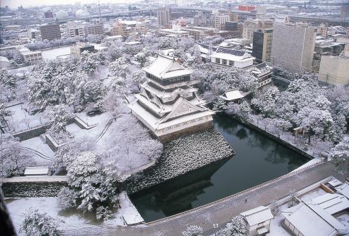 小倉城 (雪)